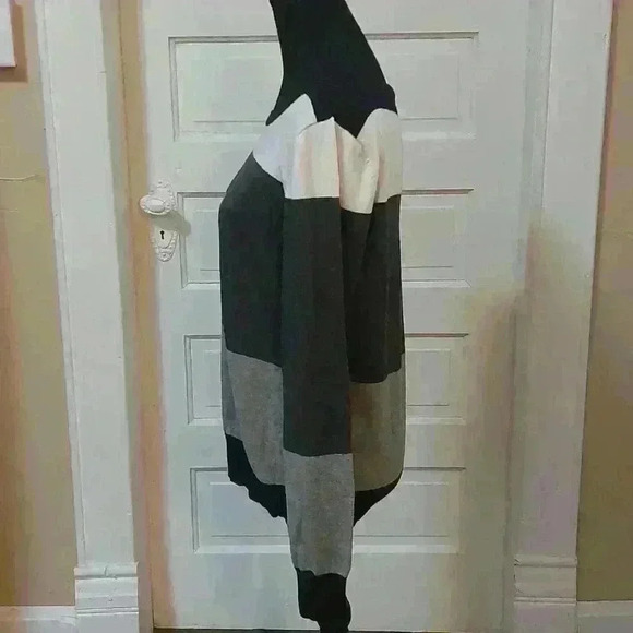 Liz Claiborne sweater #0009A - Picture 3 of 5